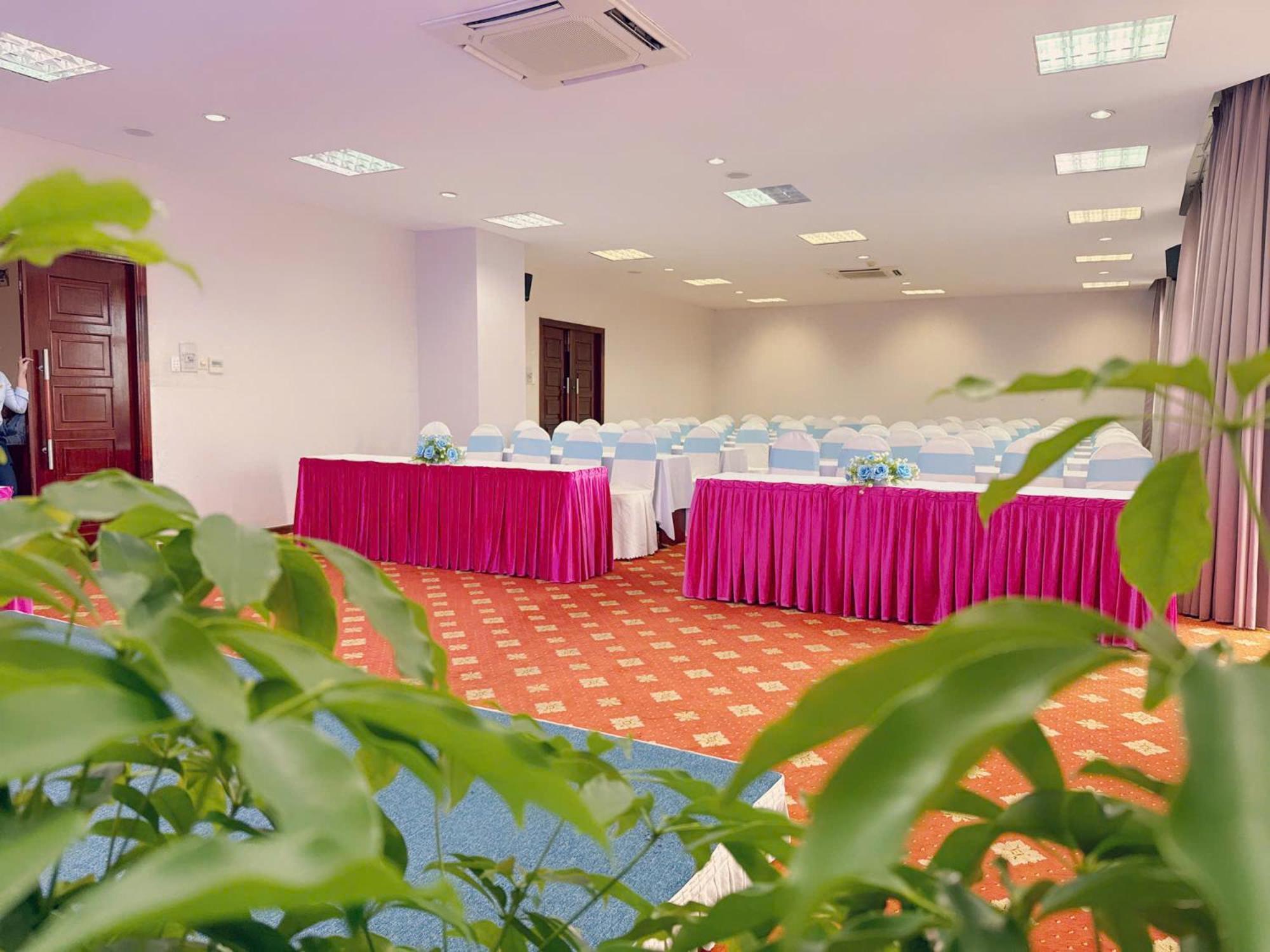 Dakruco Hotel Буонметхуот Экстерьер фото