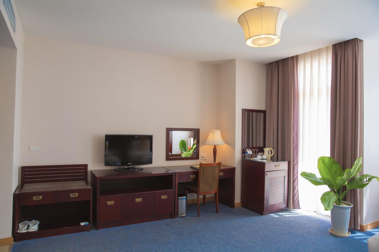 Dakruco Hotel Буонметхуот Экстерьер фото